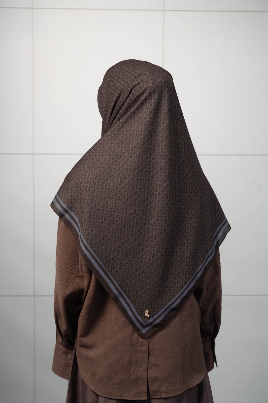 EDGE SCARF WOODY