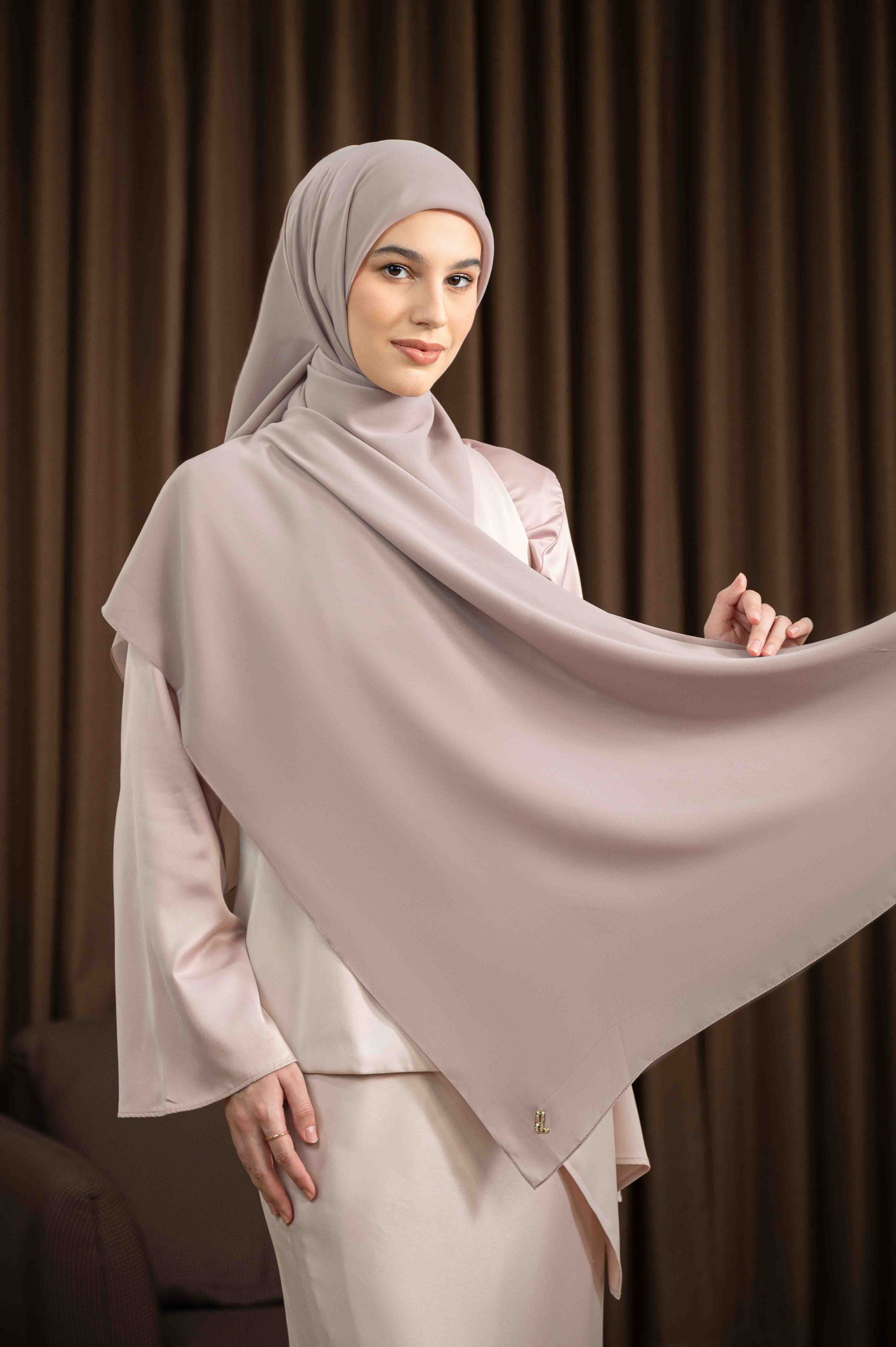FLOWY SCARF NUDE