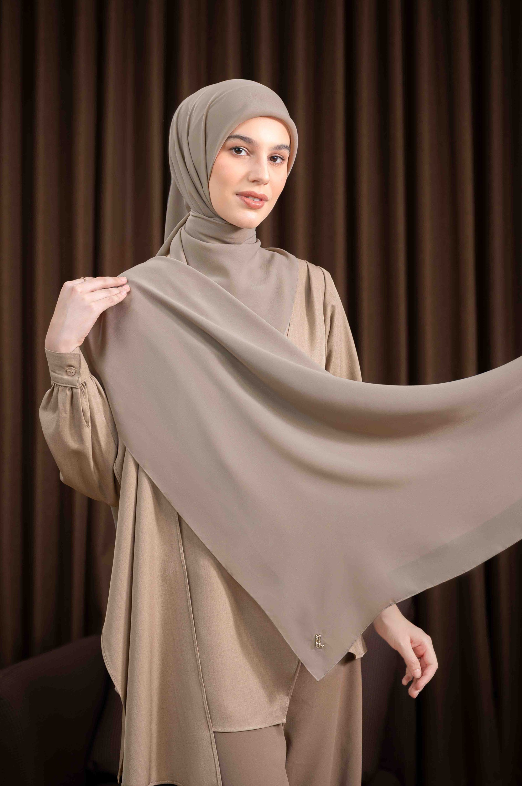 FLOWY SCARF SAND