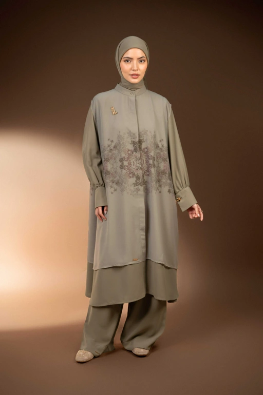 Image of GAUN MIDI BERMOTIF TENTREM