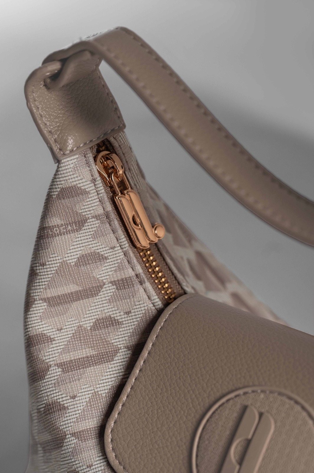 MODEGRAM DE H MIDI HOBO MOCCA