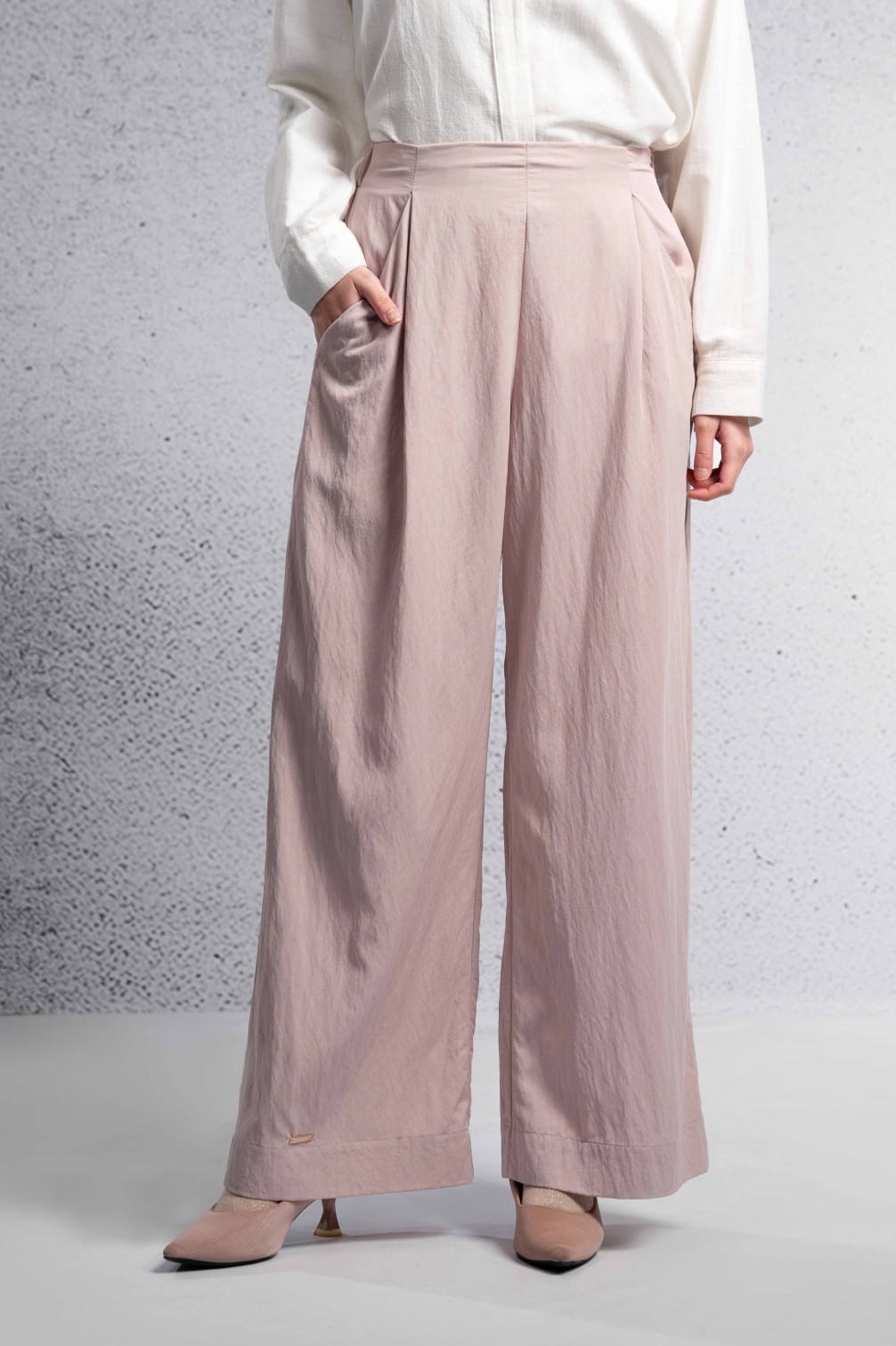 BACK TO EASE LOOSE PANTS