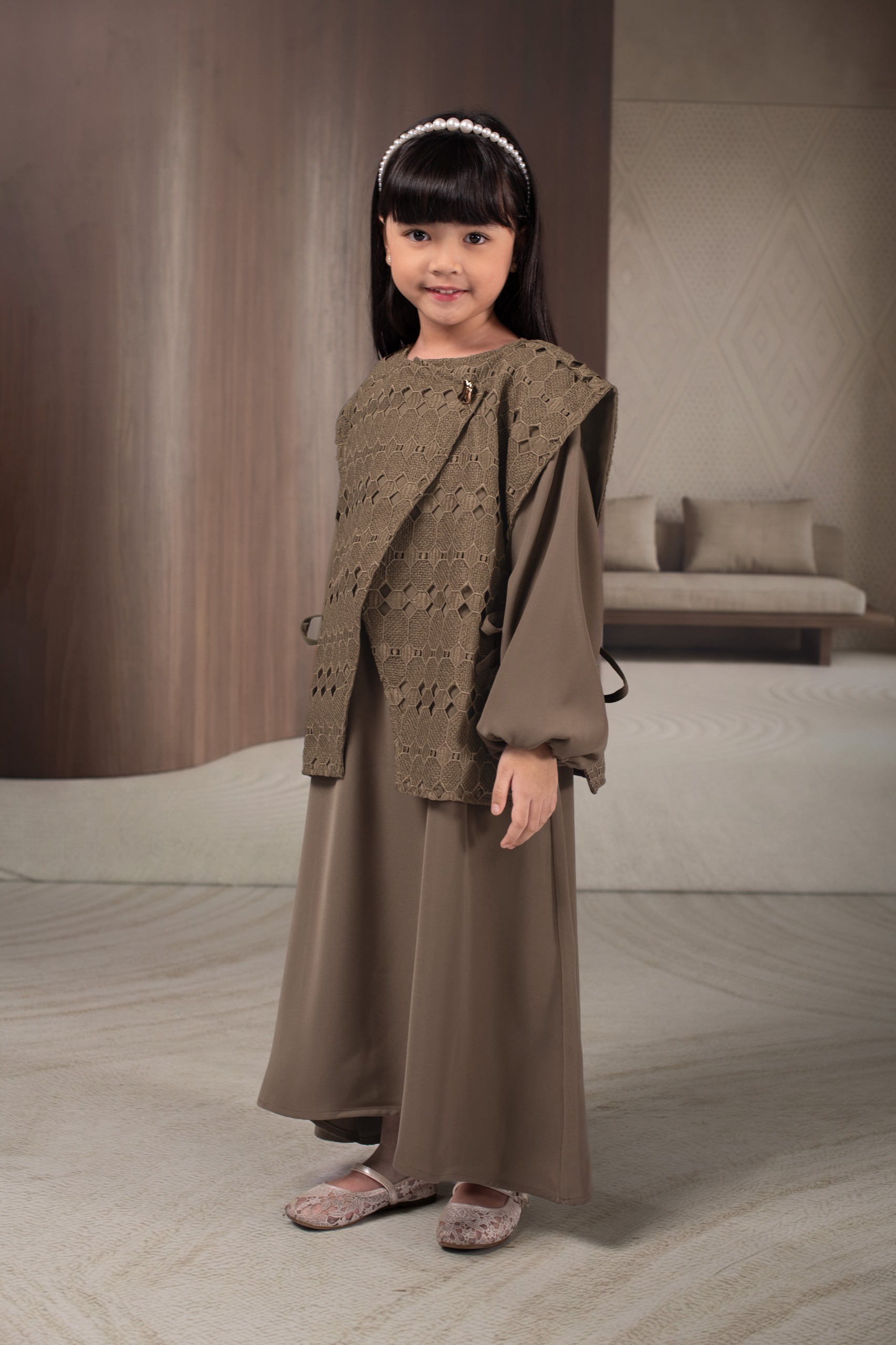 GAUN ANAK MANGGALA