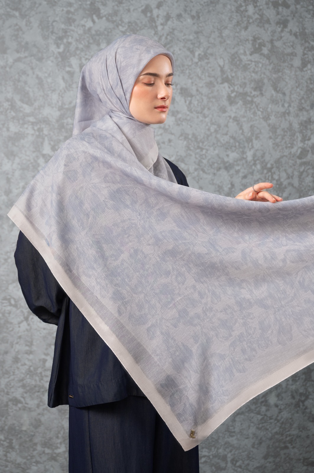 QUIET BLUE SCARF