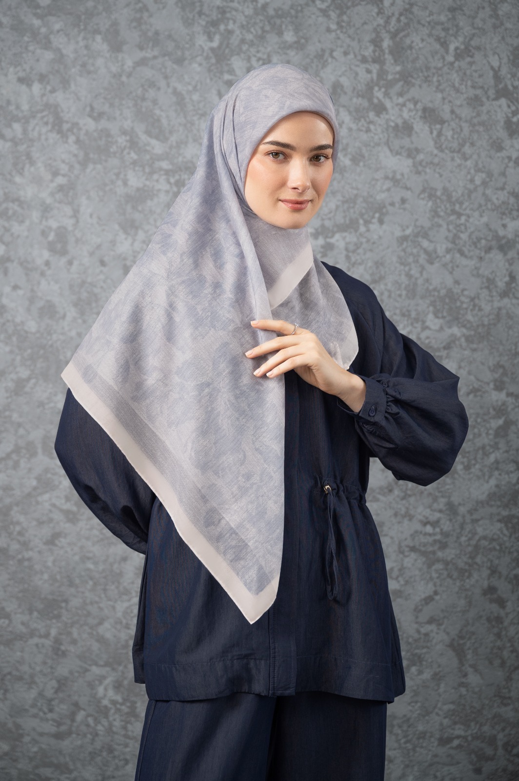 QUIET BLUE SCARF