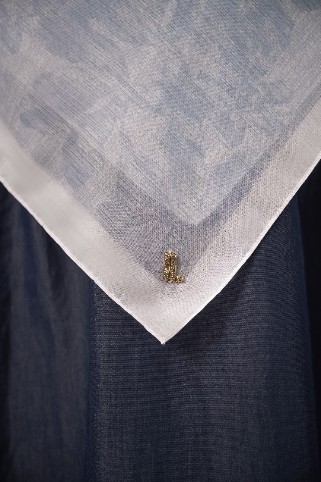 QUIET BLUE SCARF