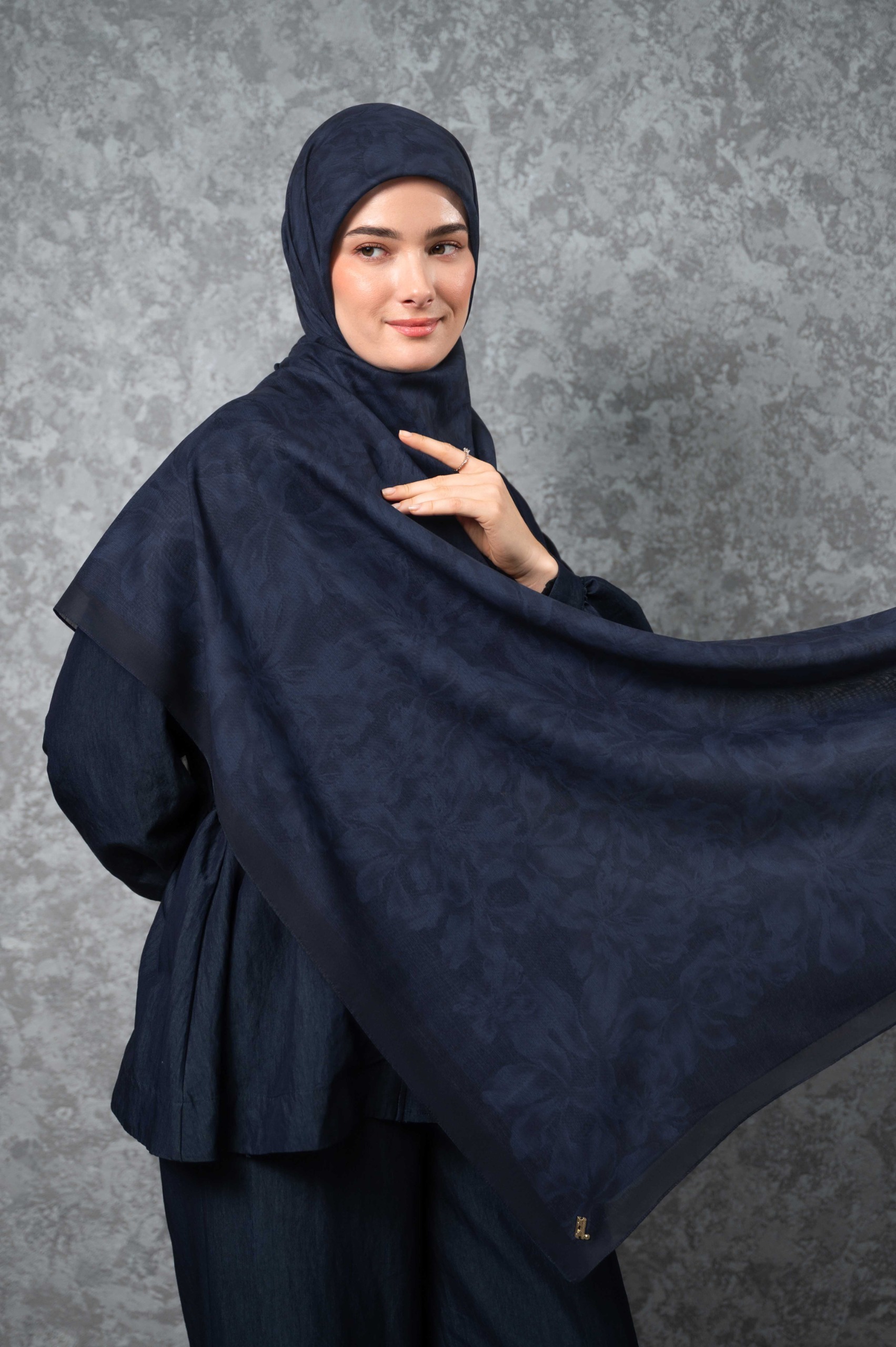 QUIET BLUE SCARF
