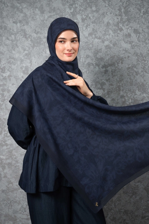 Image of QUIET BLUE SCARF