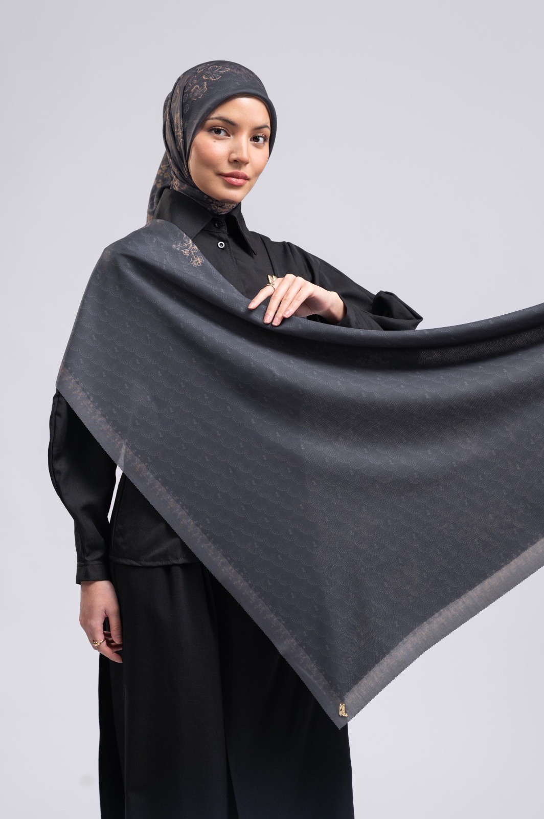 SANDRÉA SCARF GRAVELLE