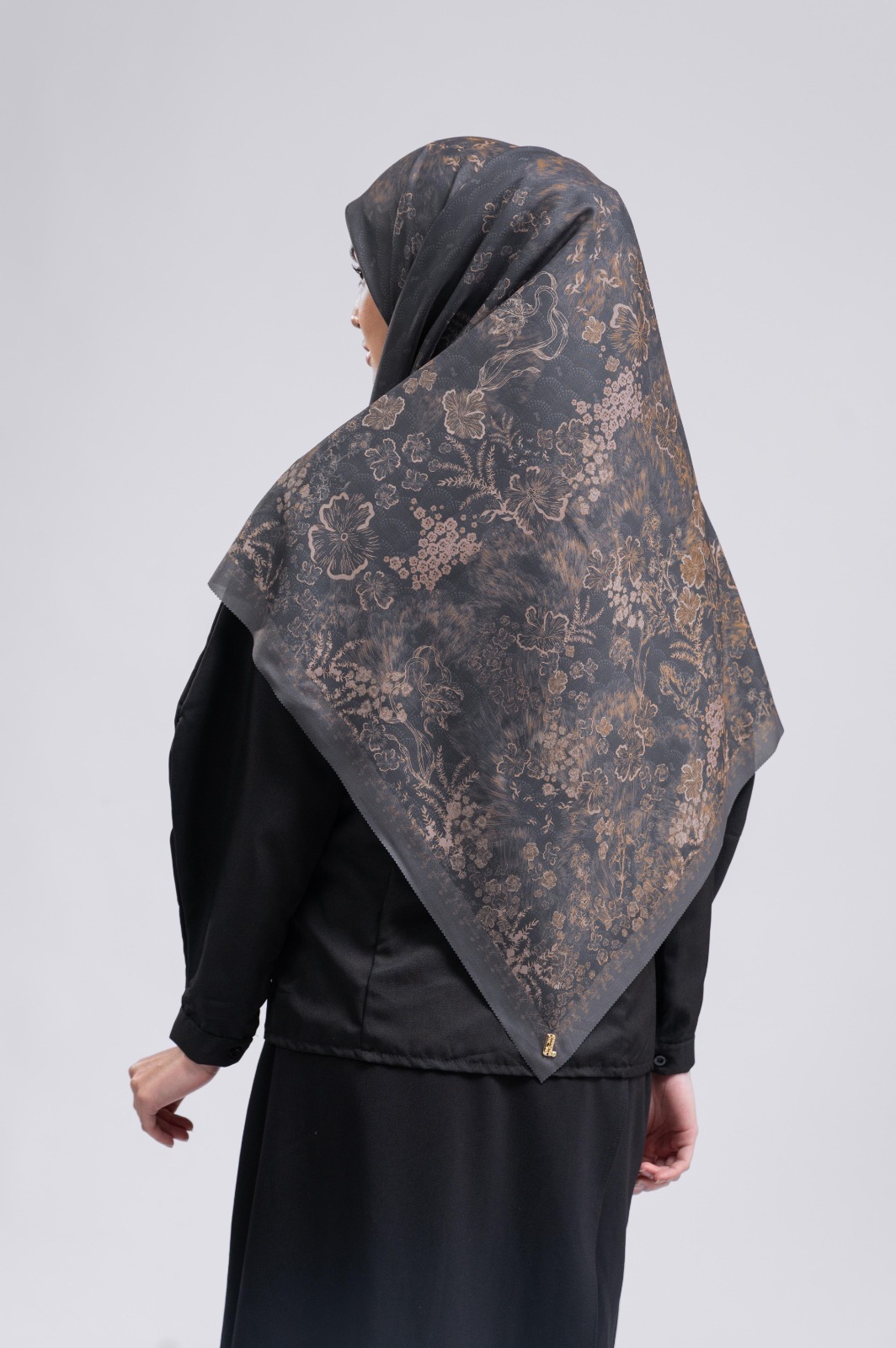 SANDRÉA SCARF GRAVELLE