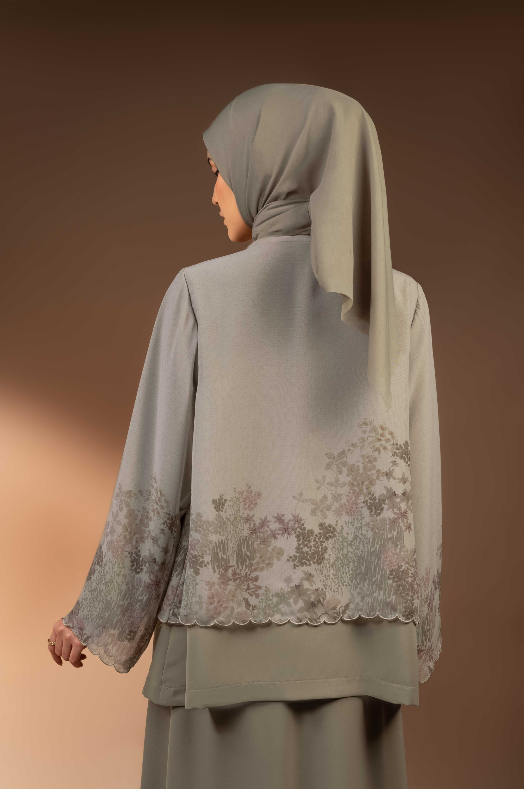BLUS BERMOTIF TENTREM