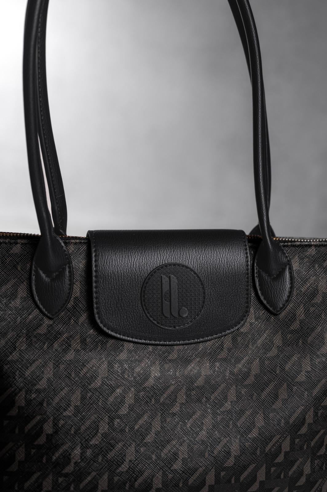 MODEGRAM DE H TOTEVA BLACK