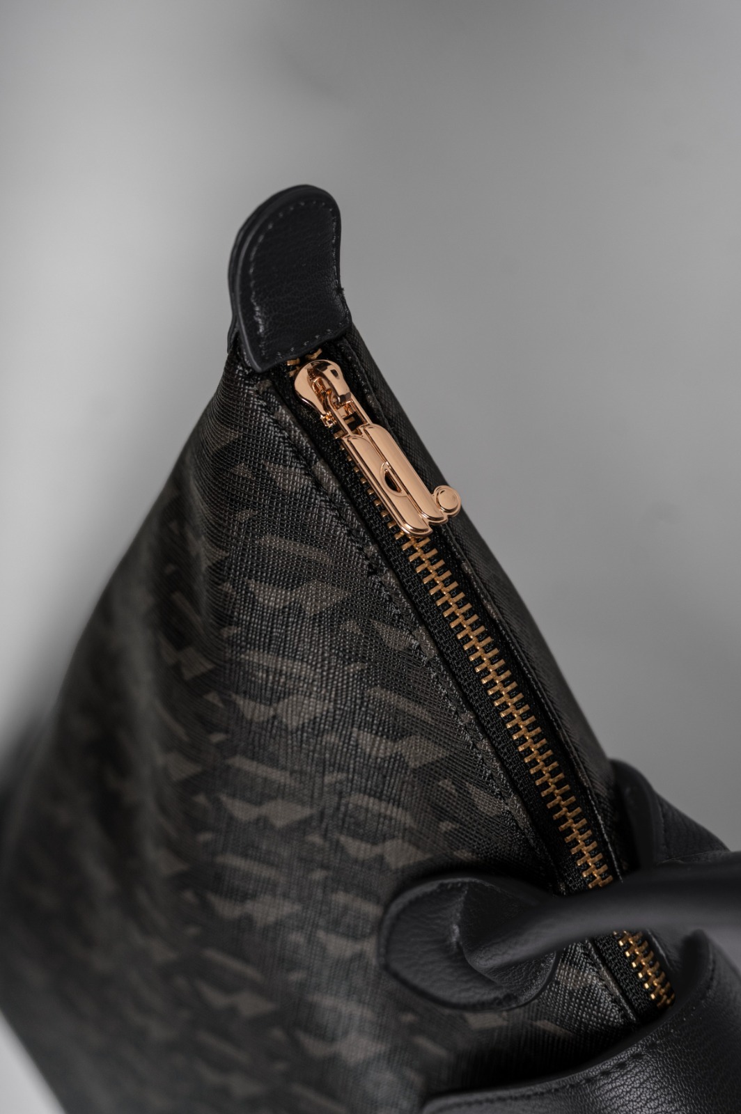 MODEGRAM DE H TOTEVA BLACK