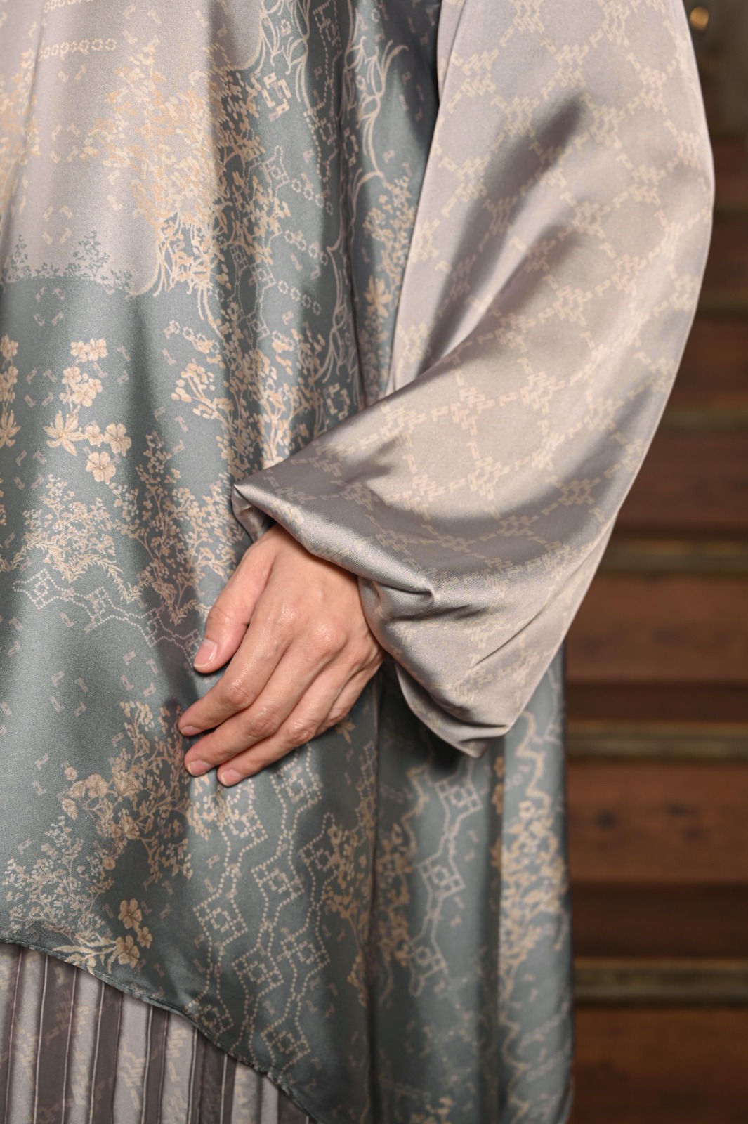 LEVAUGHN LAVISH BLOUSE SAGE