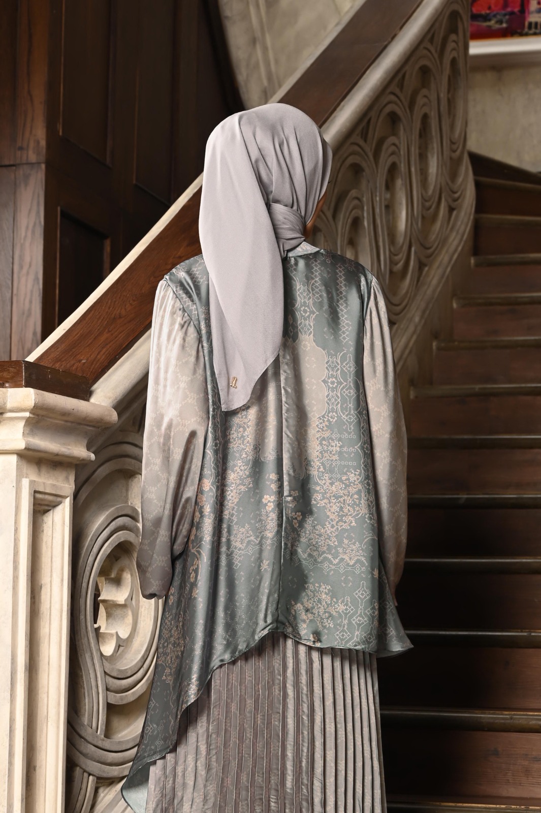 LEVAUGHN LAVISH BLOUSE SAGE
