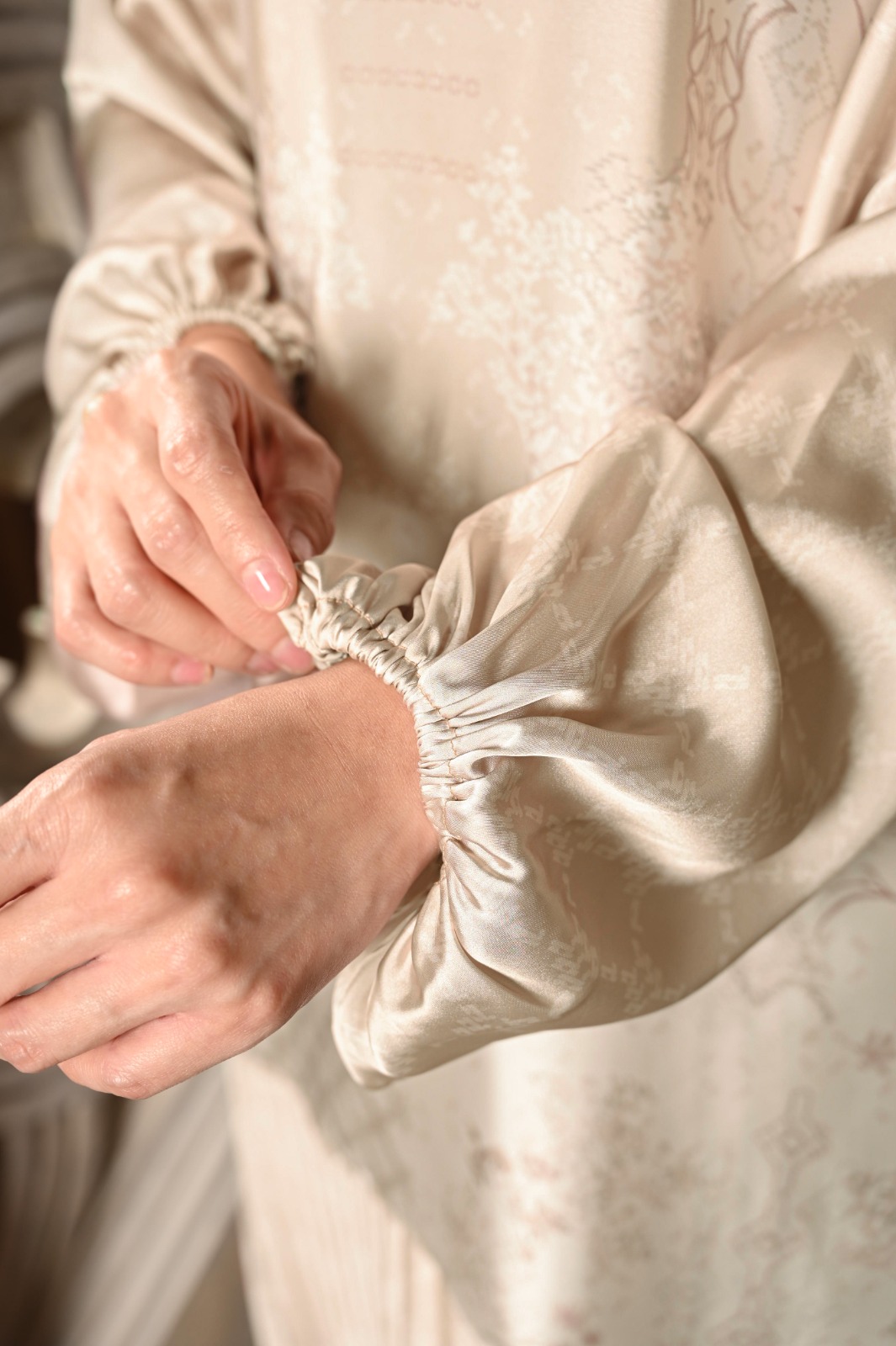 LEVAUGHN LAVISH BLOUSE IVORY