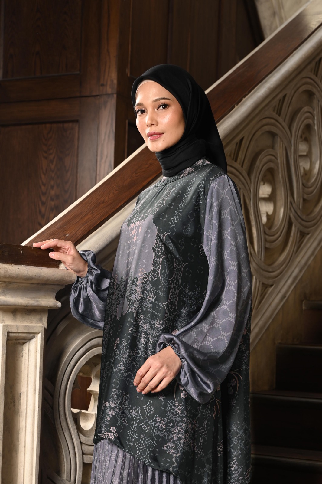 LEVAUGHN LAVISH BLOUSE BLACK