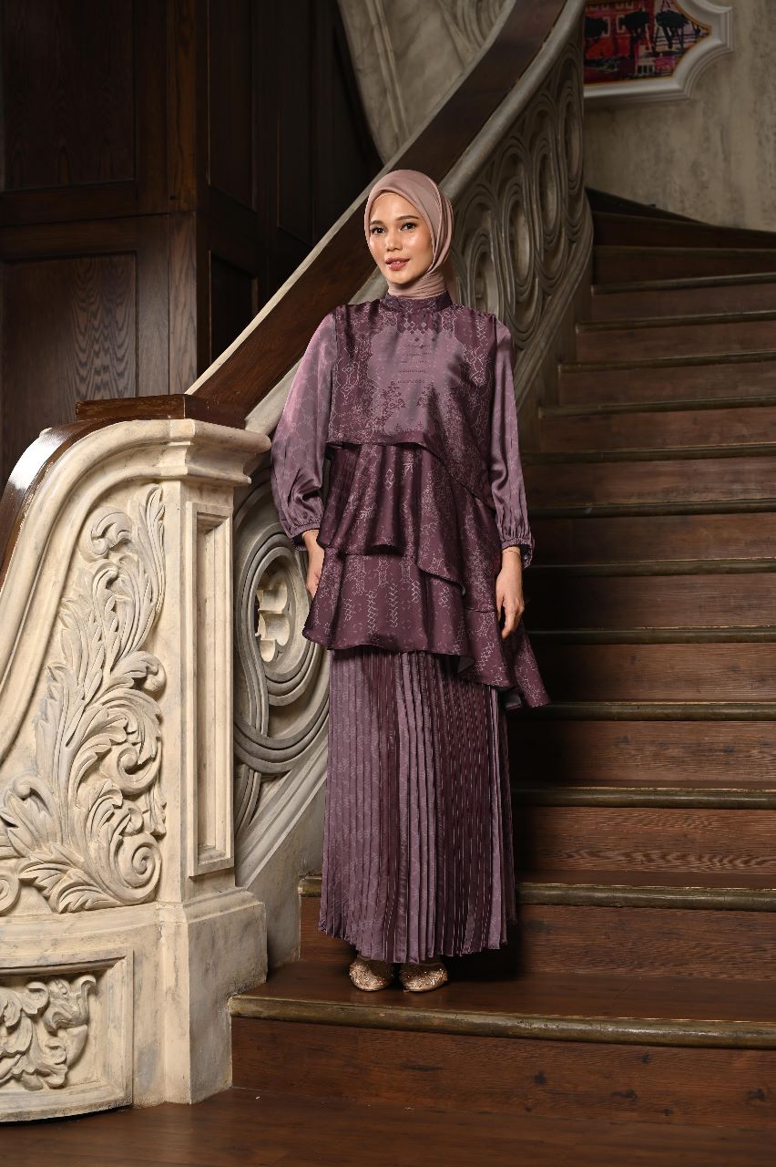 LEVAUGHN LAVISH TUNIC MAROON