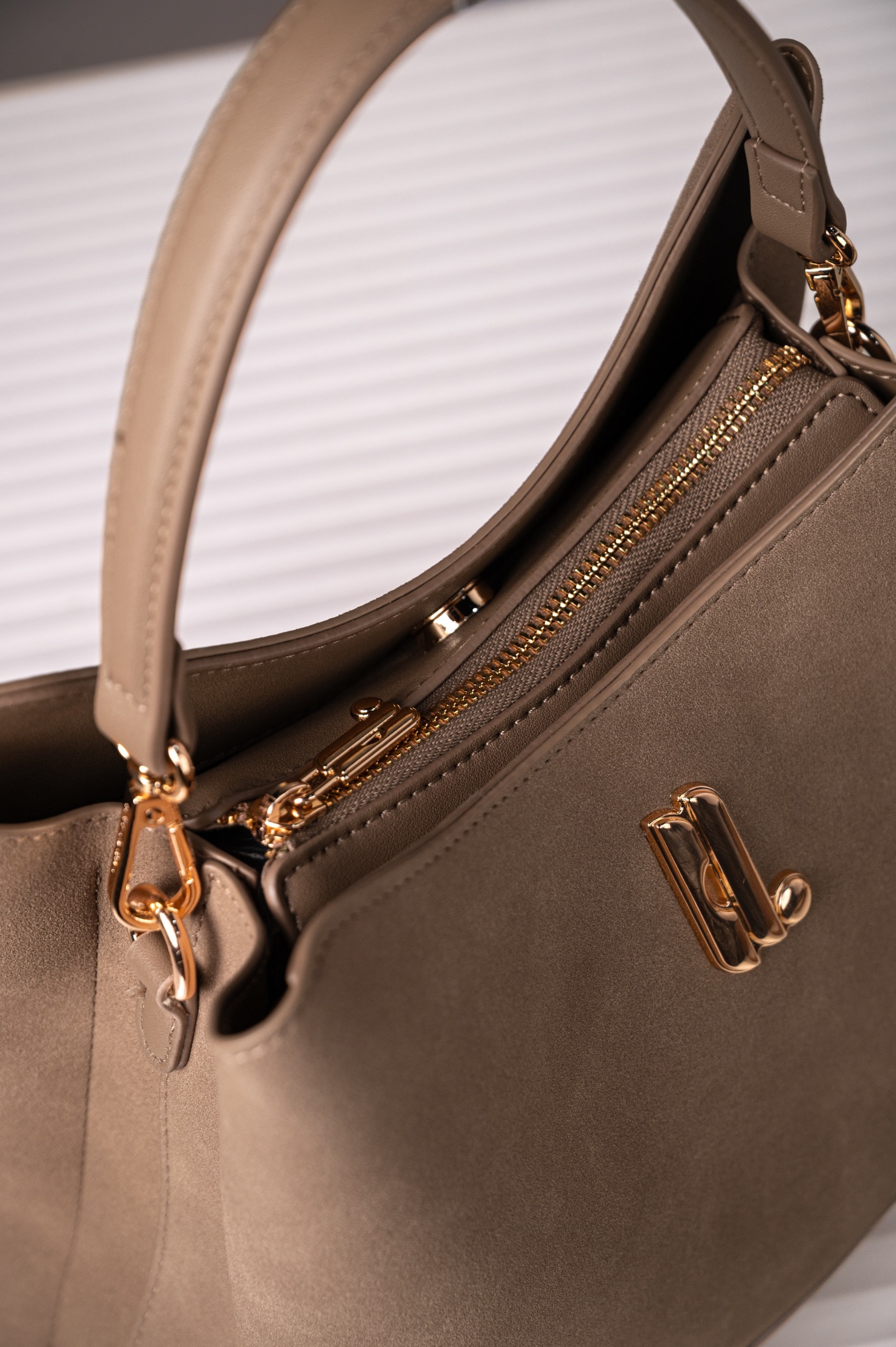 YVETTE TOTEBAG CHESTNUT