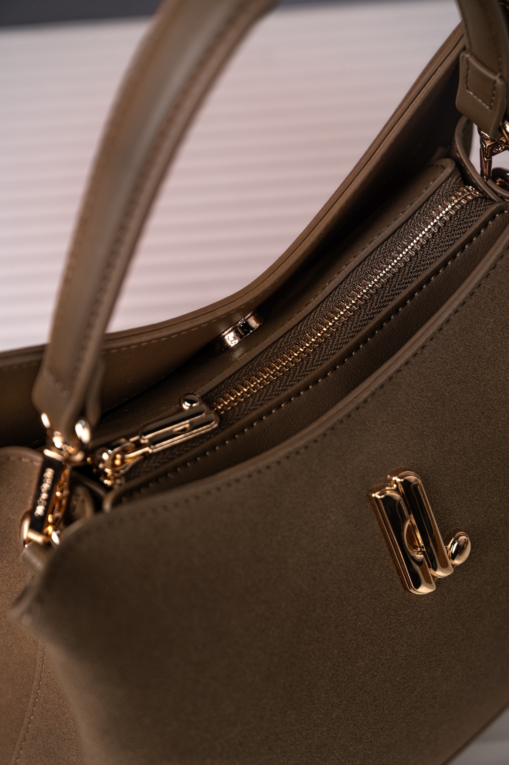 YVETTE TOTEBAG SEPIA