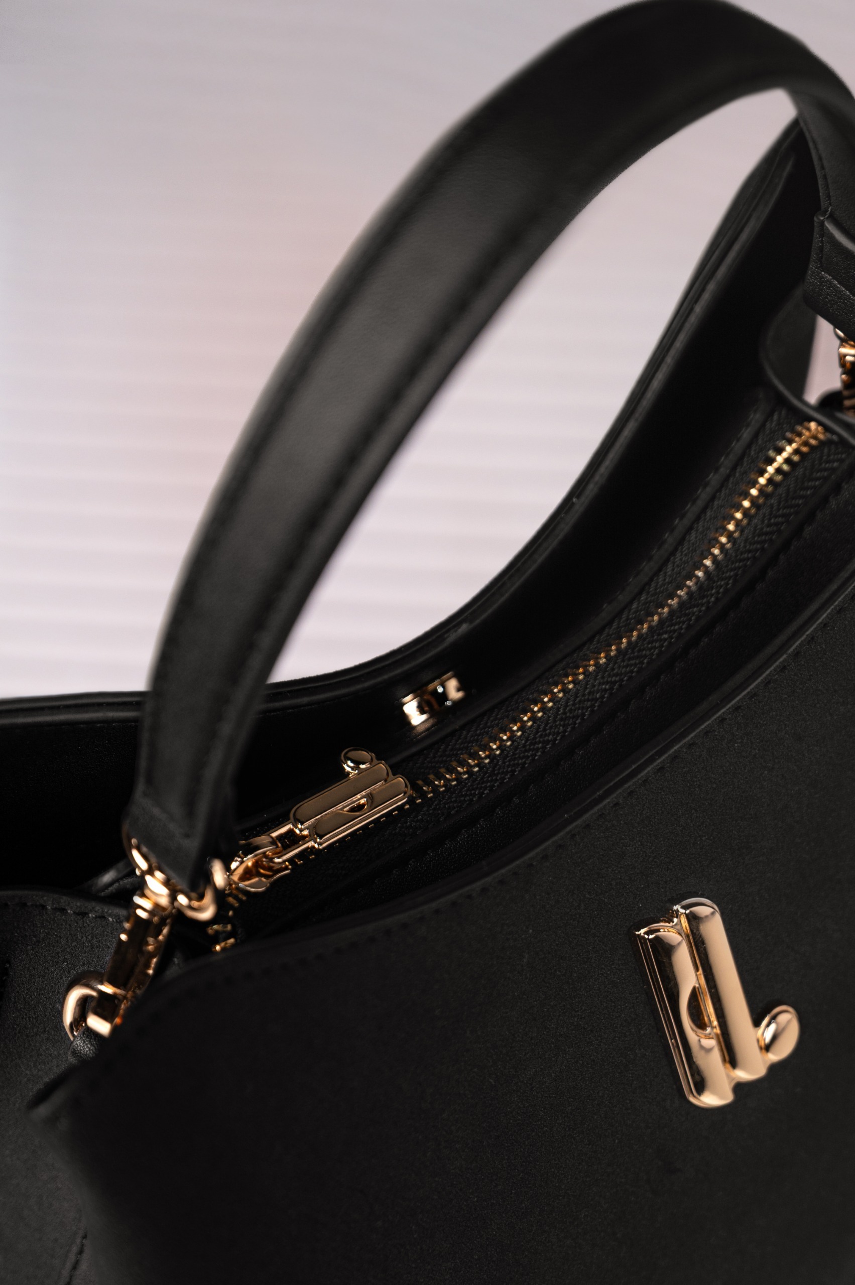 YVETTE TOTEBAG COAL