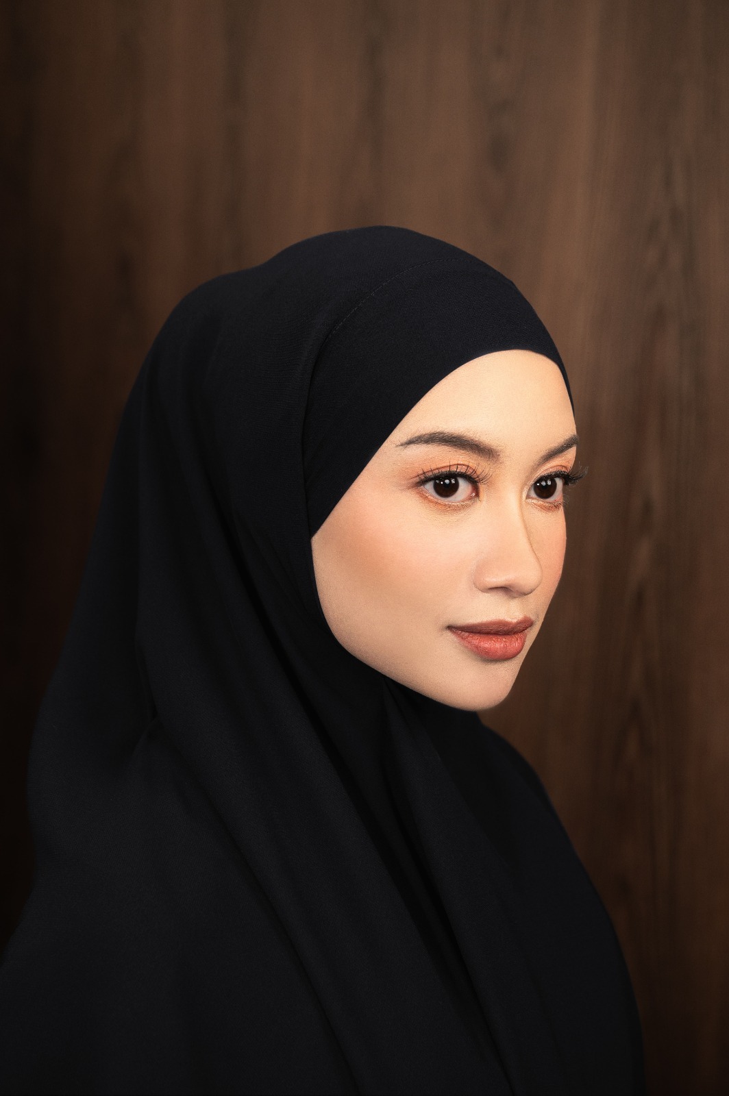 HUDA SQUAREBAN BLACK