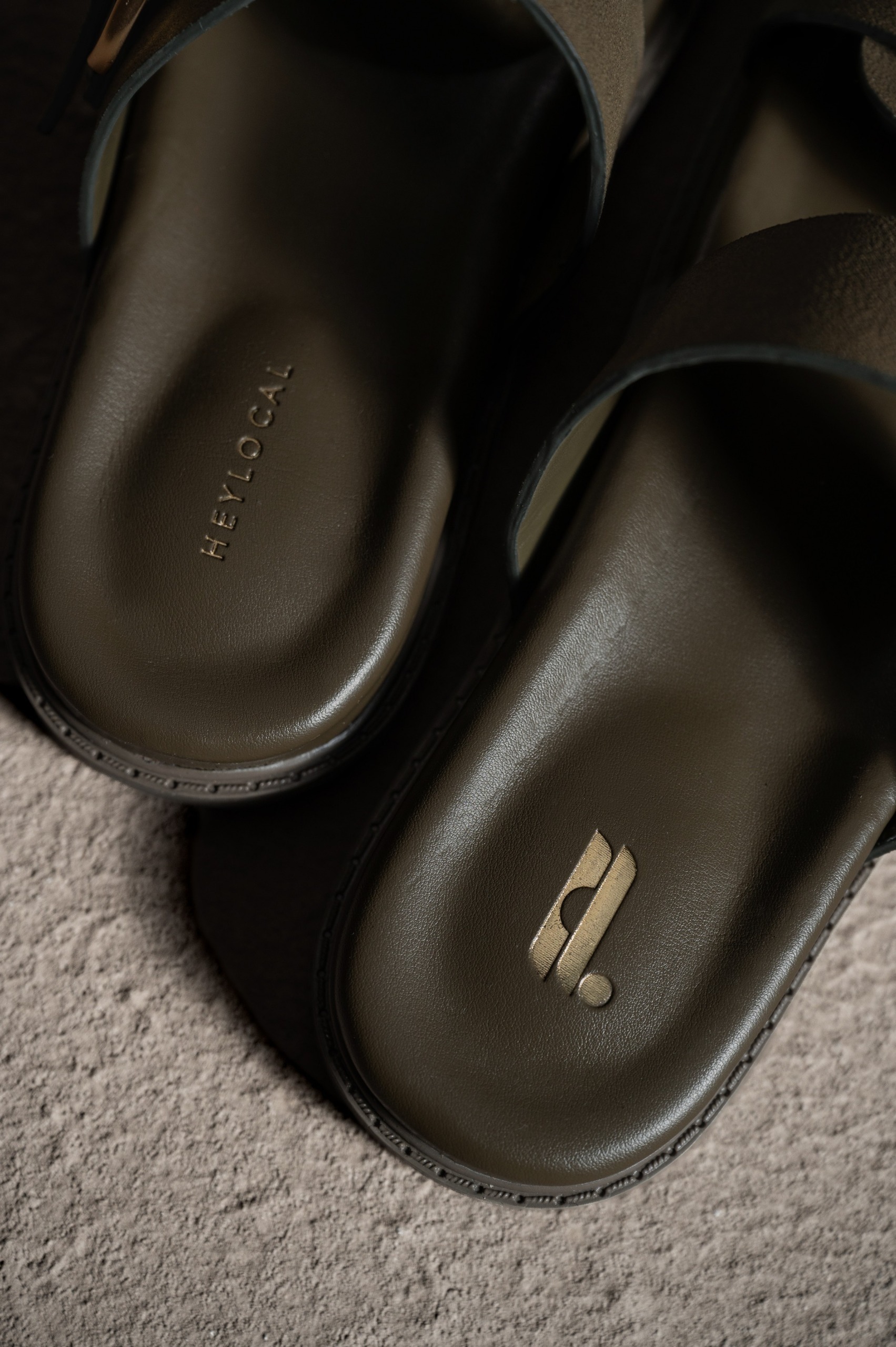 REINE SANDAL OLIVE