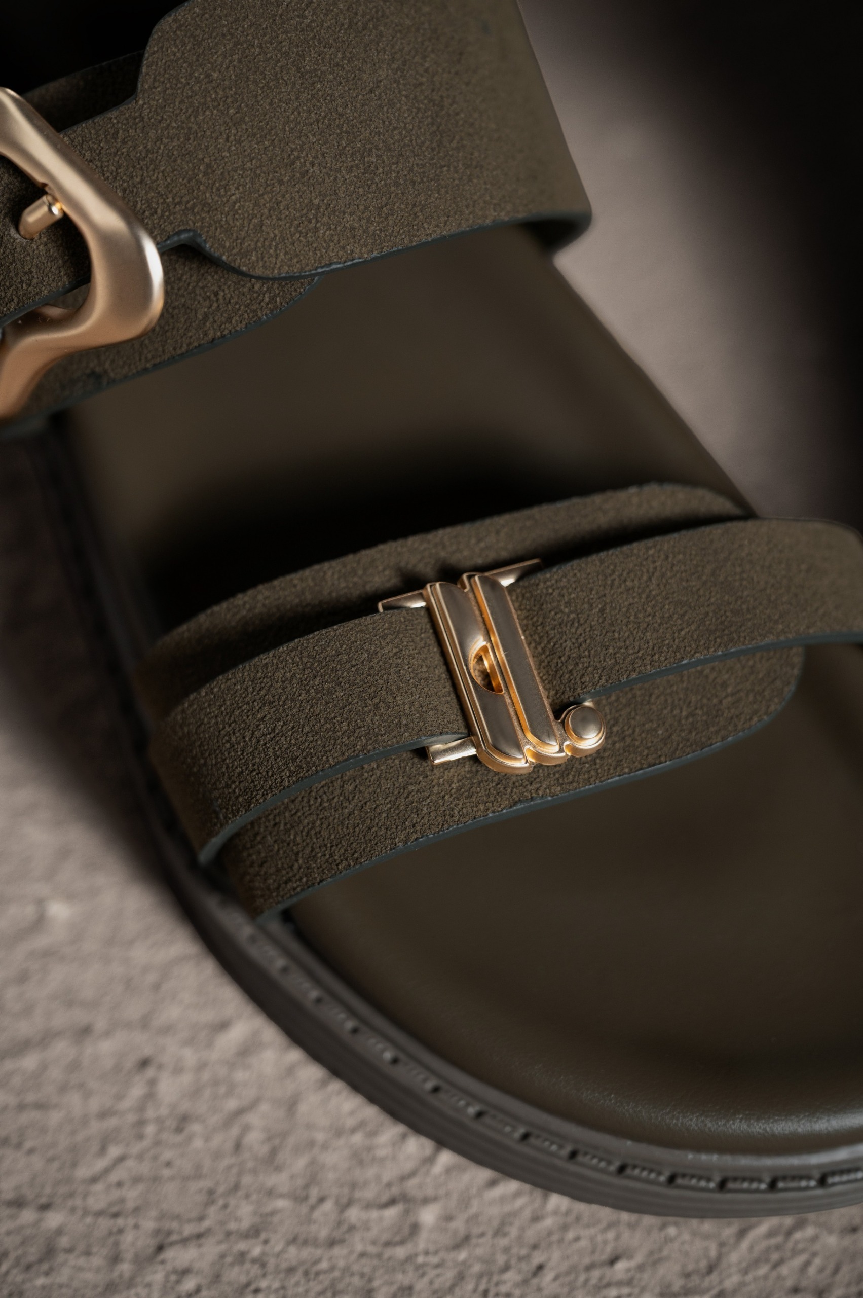 REINE SANDAL OLIVE