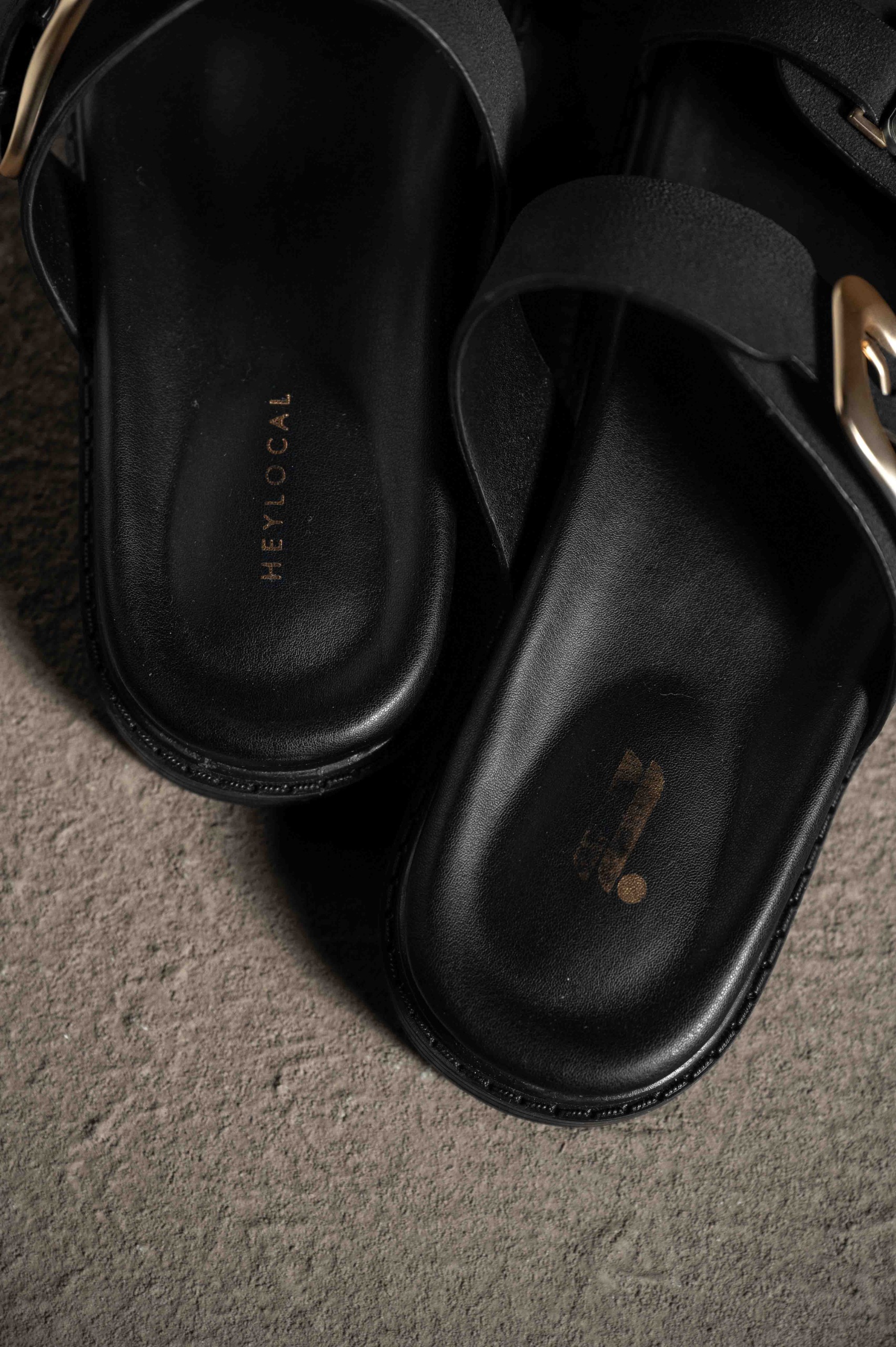 REINE SANDAL RAVEN