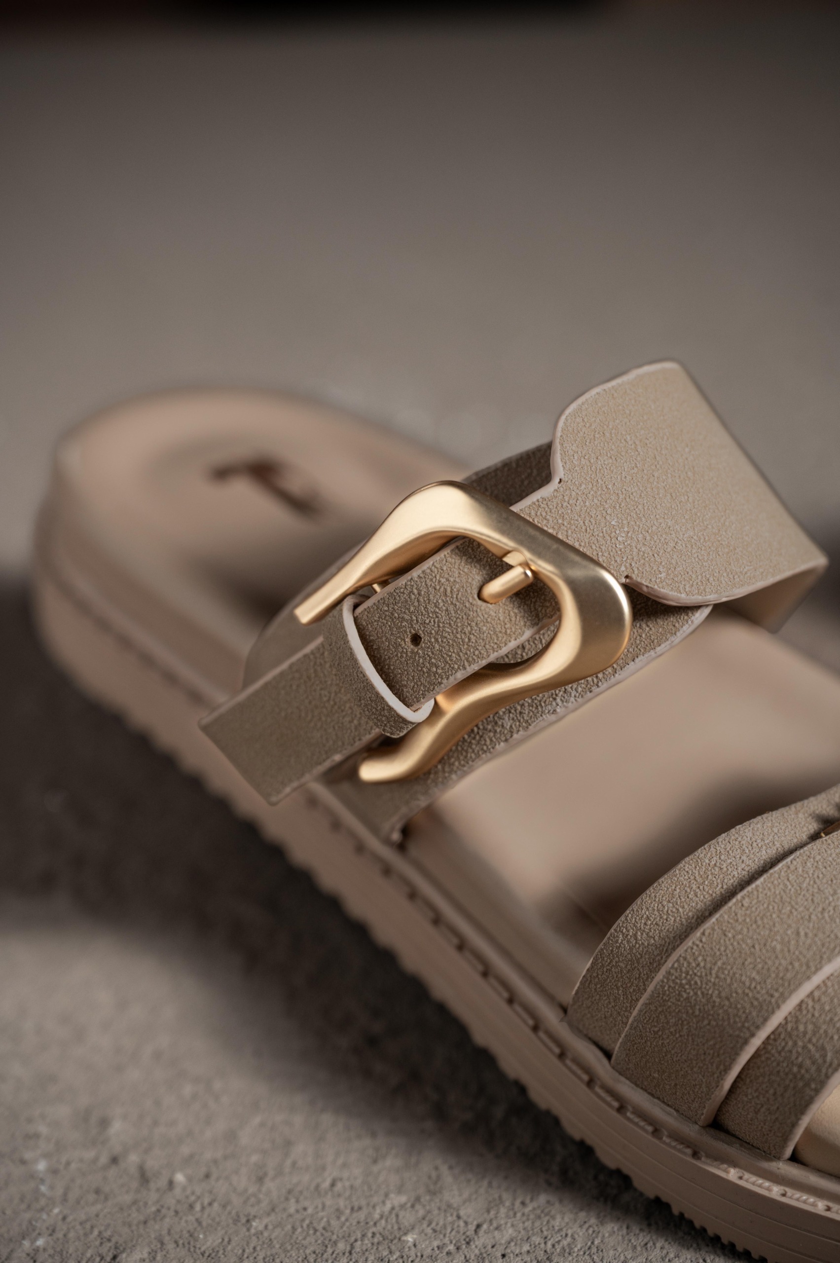 REINE SANDAL SAND