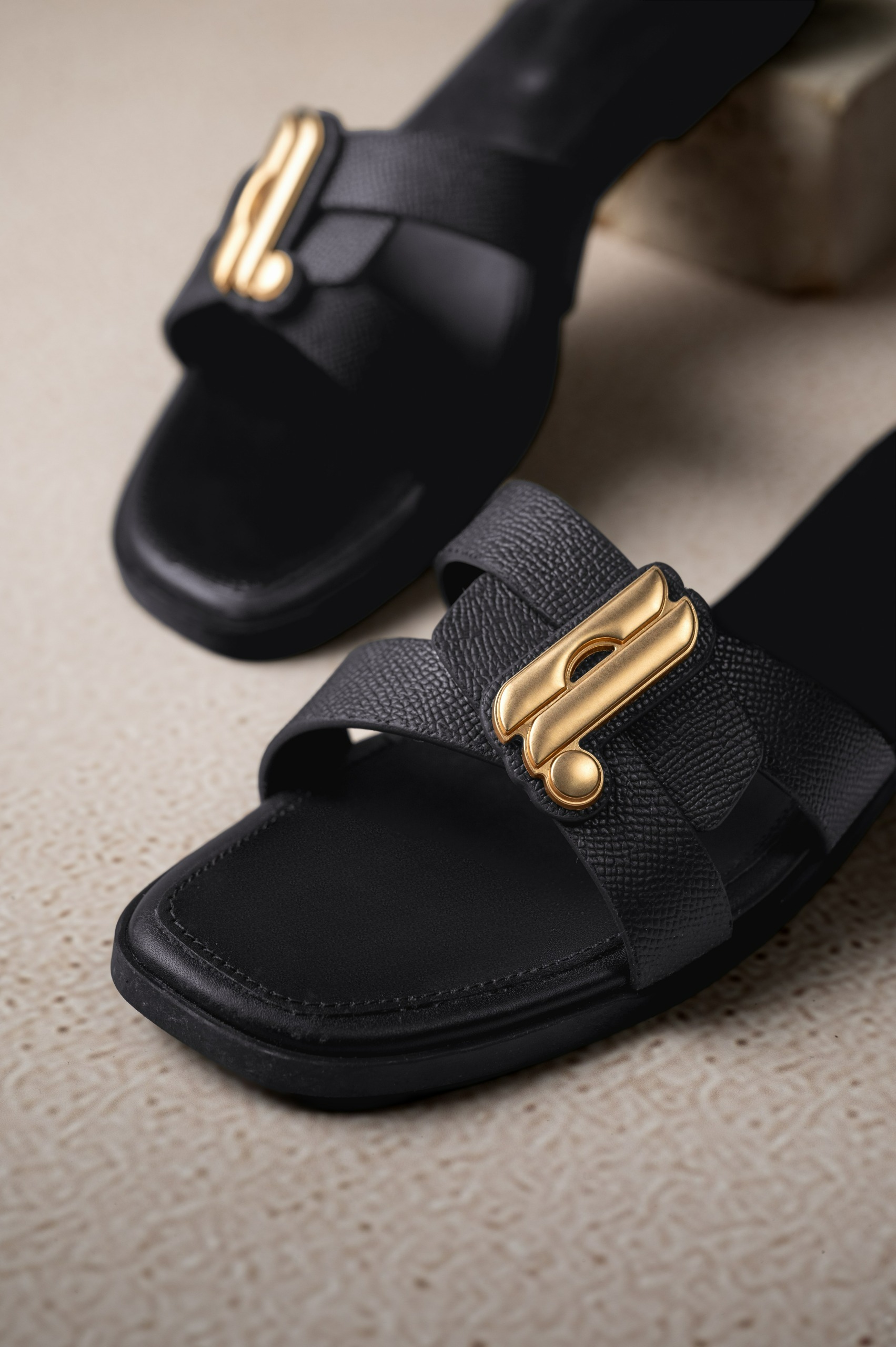 ALBA SANDAL BLACK