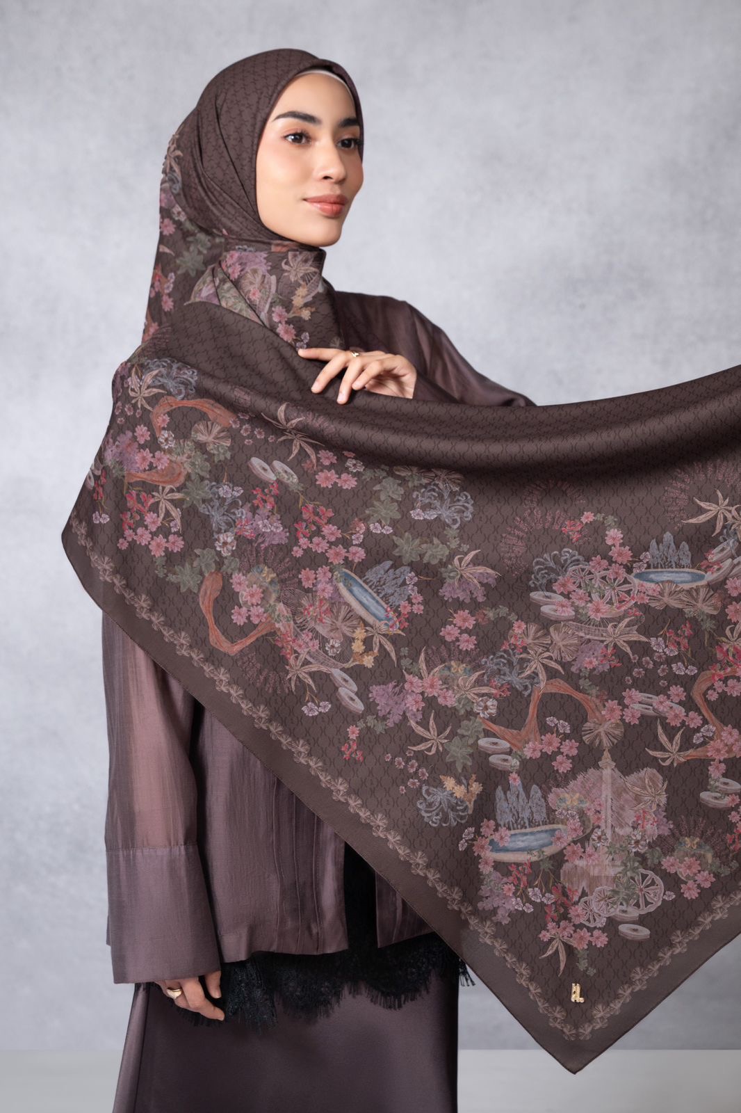 BEYOND BATAVIA SCARF BRUNETTE
