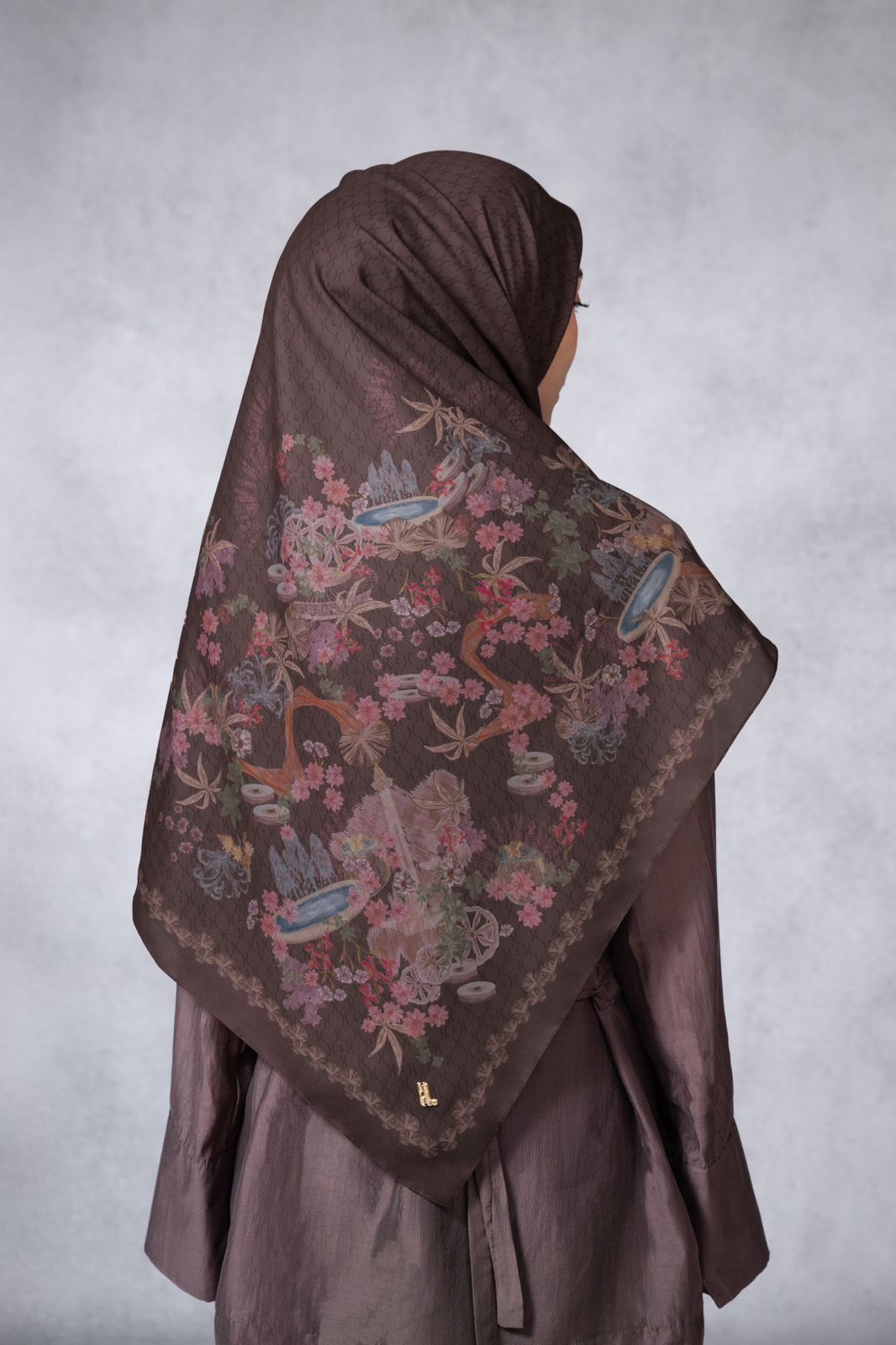 BEYOND BATAVIA SCARF BRUNETTE