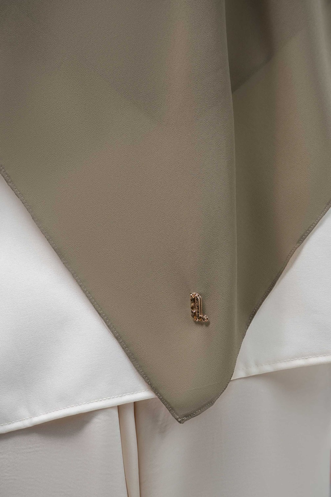 KHALA SQUAREBAN GRAYISH BROWN