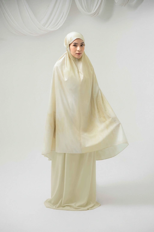 Image of MINETTE PRAYER SET MUSTARD