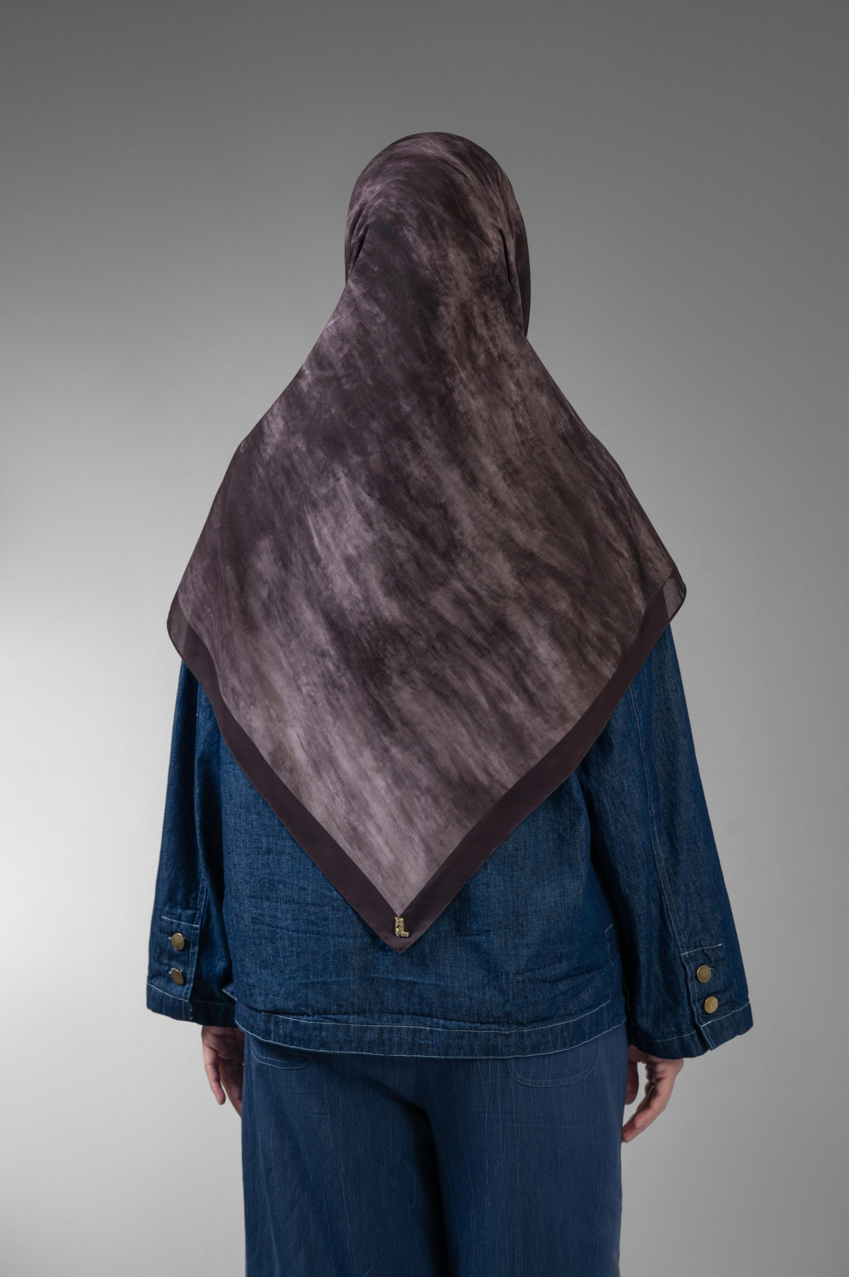 TRACÉ SCARF ROAST