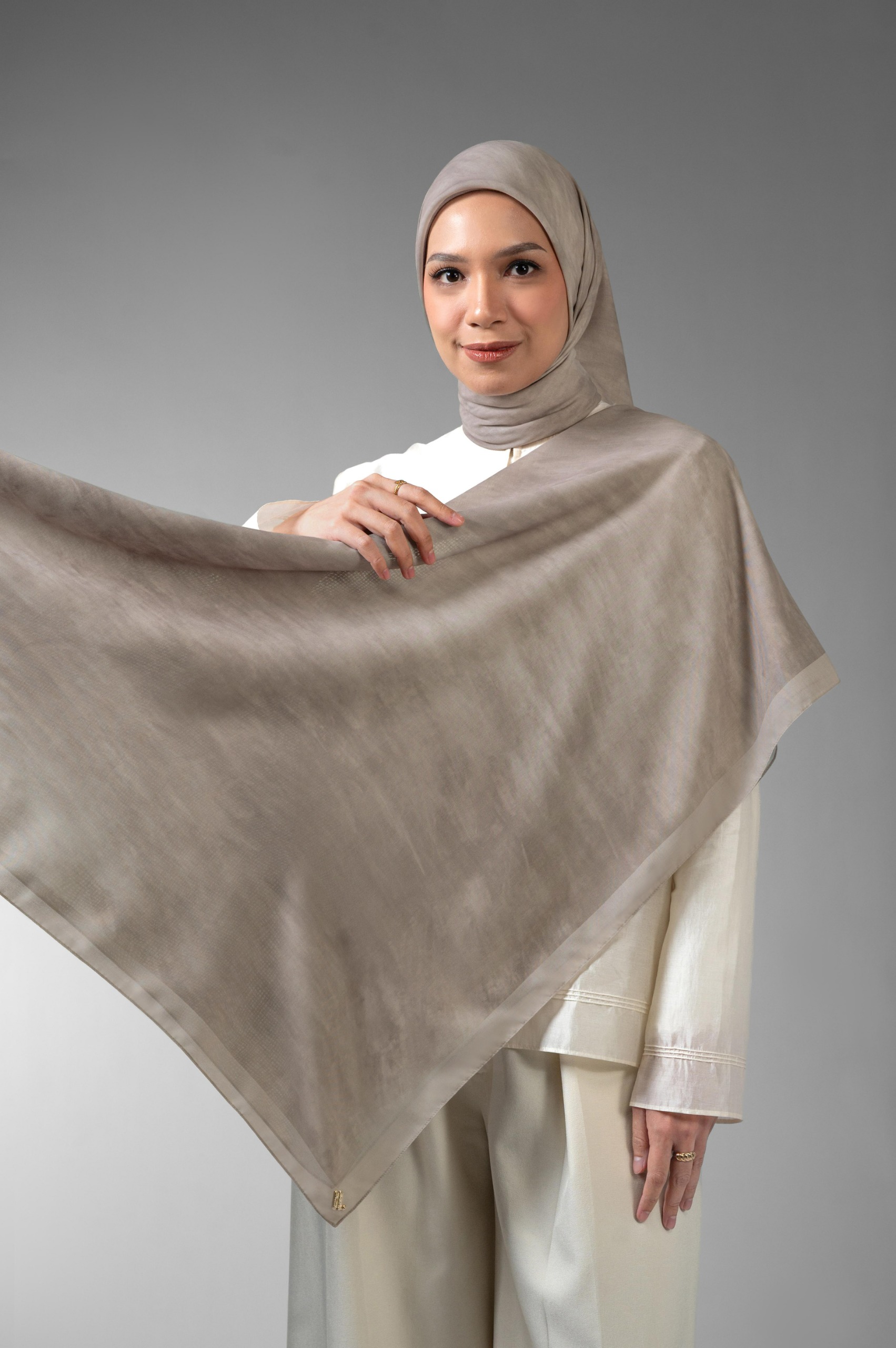 TRACÉ SCARF BISCUIT