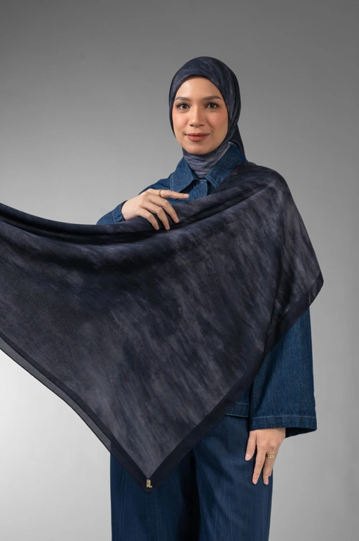 TRACÉ SCARF SAPPHIRE