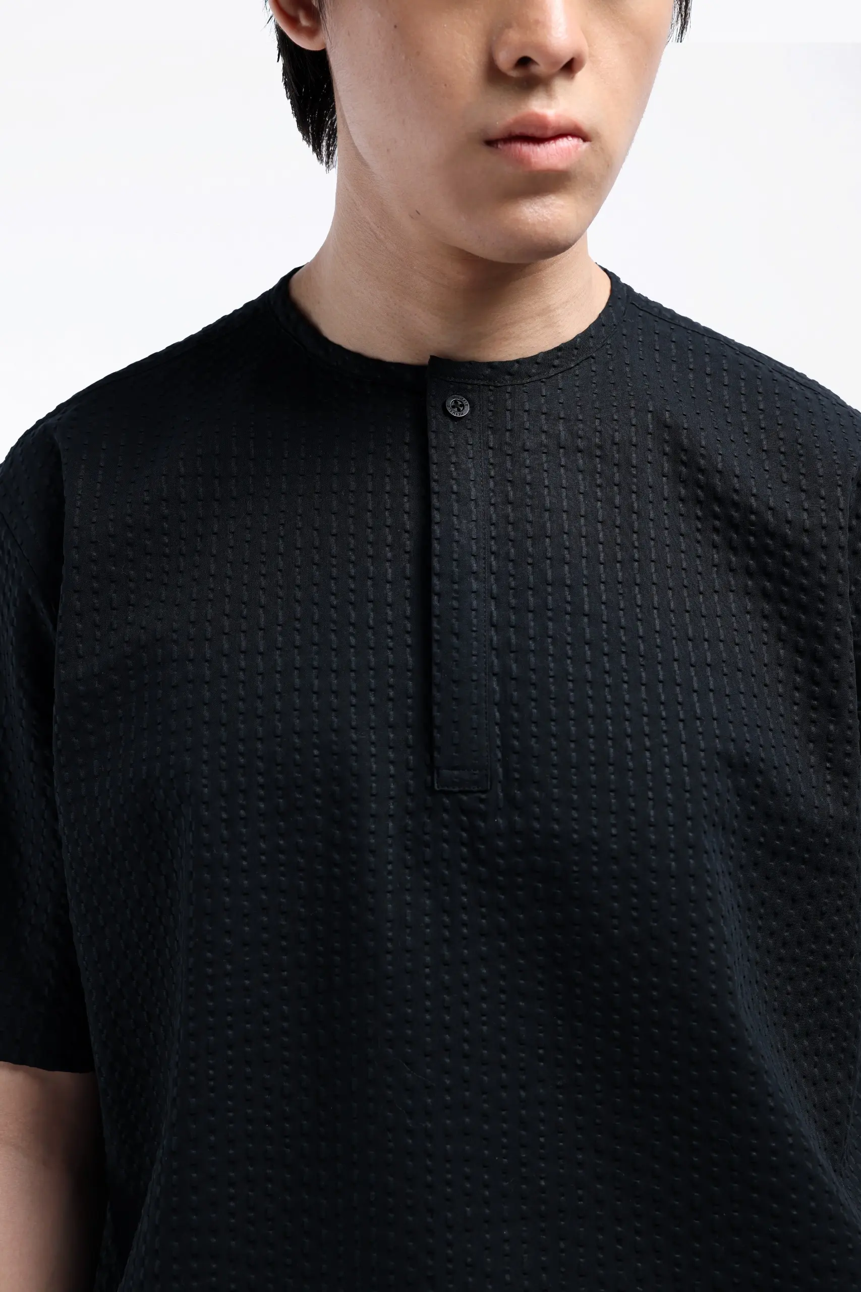 Nu Lyth Textured Short Sleeve Black
