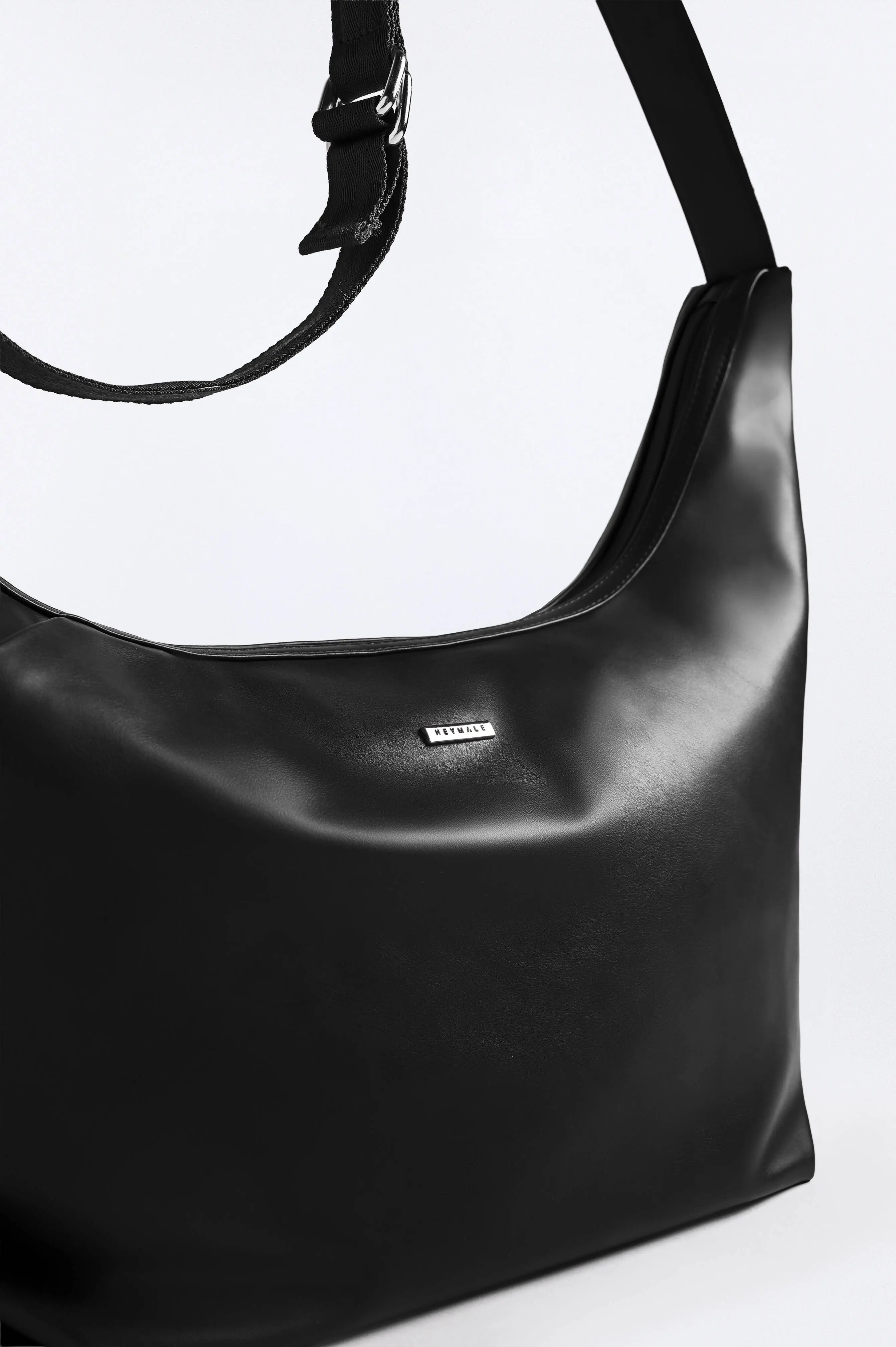 Archer Slingbag Black
