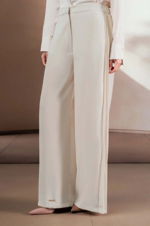 Image of CELANA BERLIPAT ELOK PUSPA