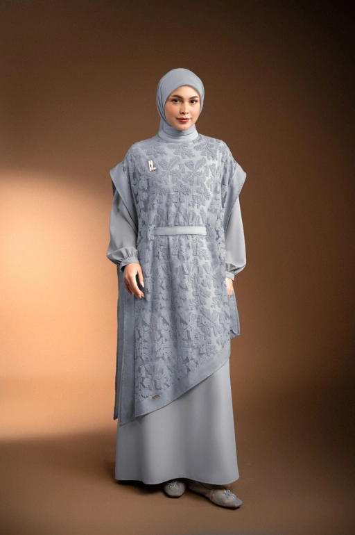 Image of GAUN BERLAPIS RENJANA EMBUN