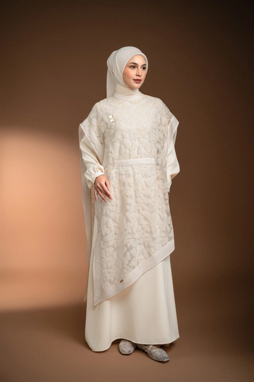 Image of GAUN BERLAPIS RENJANA BINAR