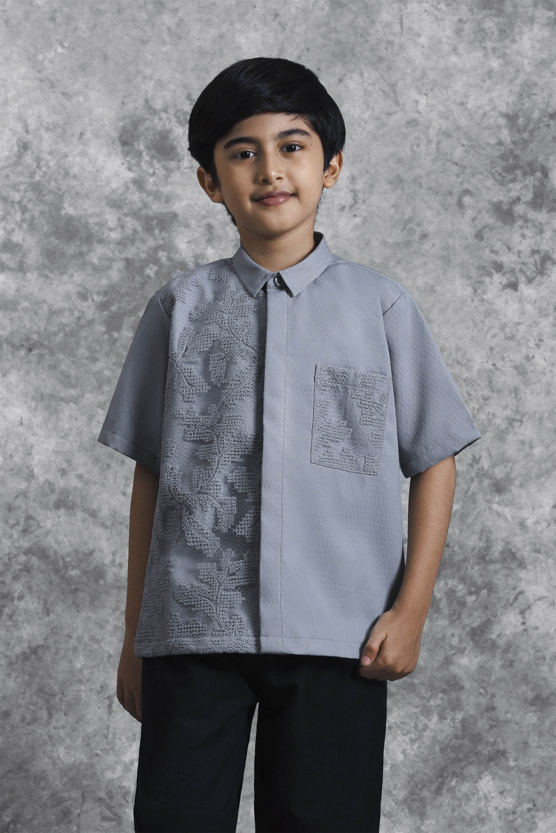 Kemeja Anak Brukat Saku Renjana Embun