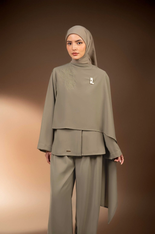 Image of BLUS BERSELENDANG TENTREM RIMBA