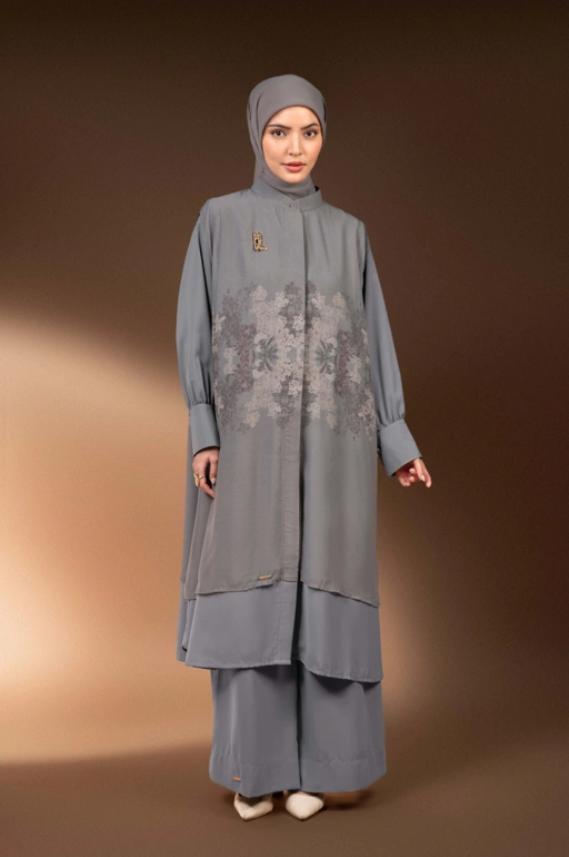 Image of GAUN MIDI BERMOTIF TENTREM KELABU