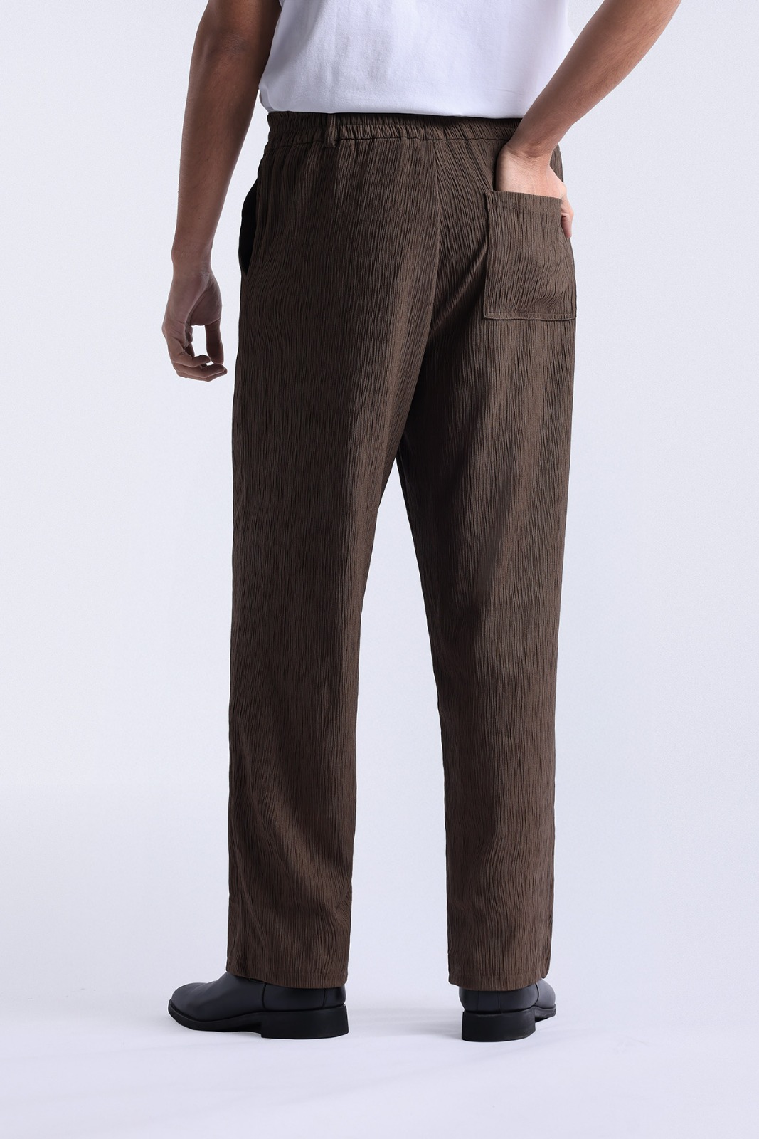 Coze Textured Pants Dark Brown