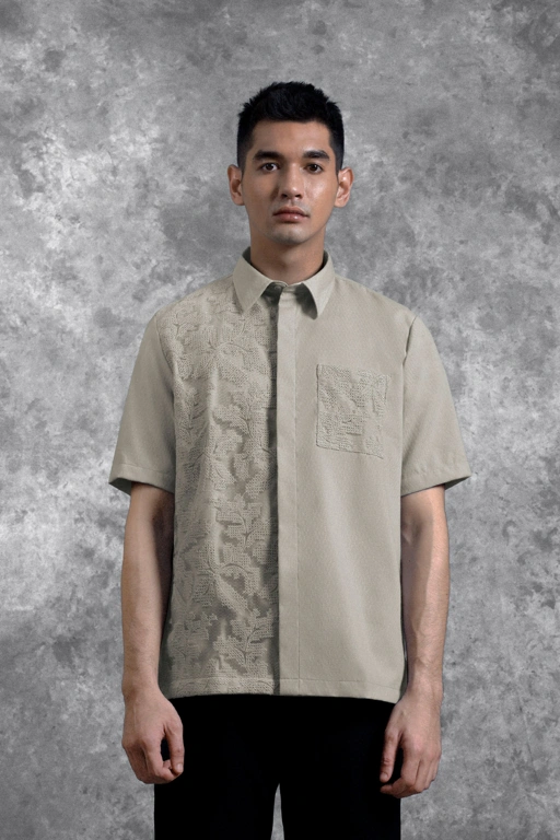 Image of Kemeja Brukat Saku Renjana Lengan Pendek Tenun