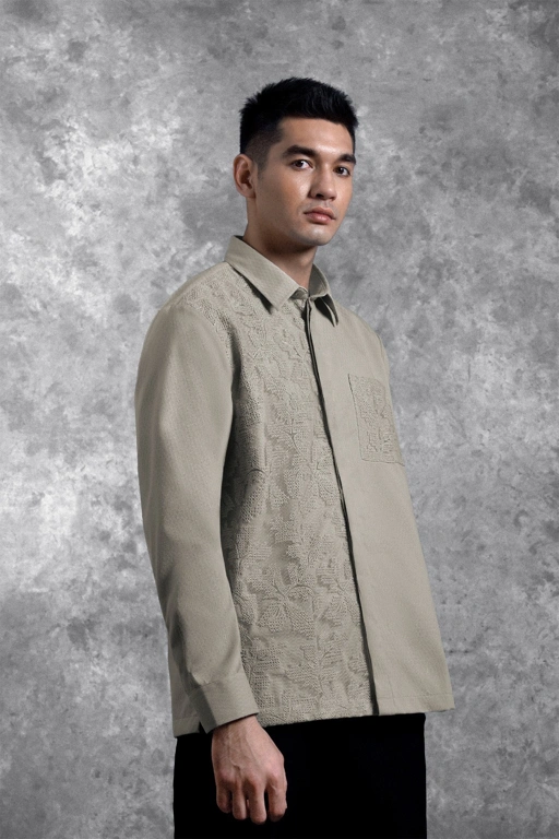 Image of Kemeja Brukat Saku Renjana Lengan Panjang Tenun