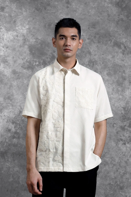 Image of Kemeja Brukat Saku Renjana Lengan Pendek Binar